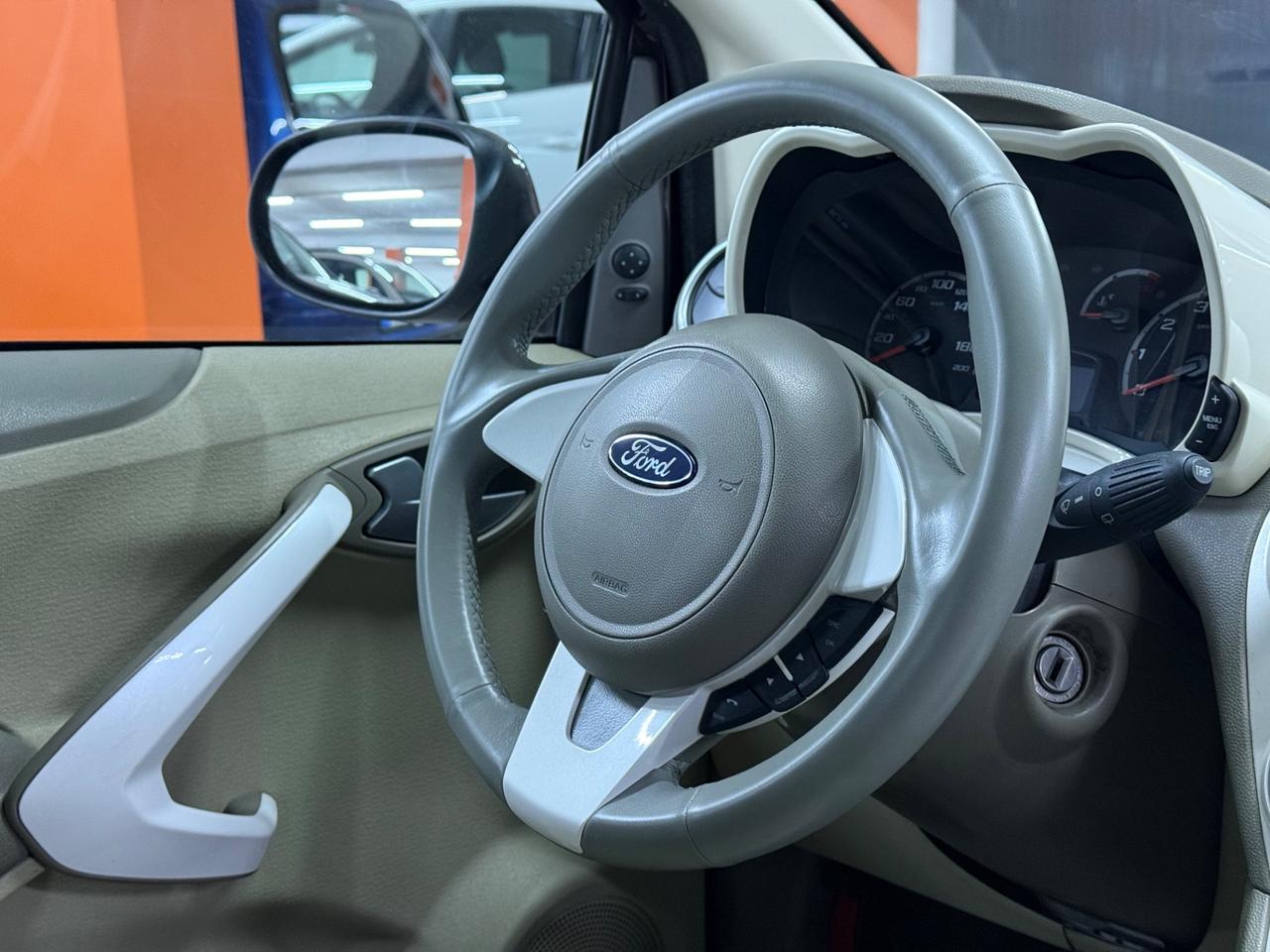 Ford Ka Ka 1.2 69CV Titanium TETTO PANOR.