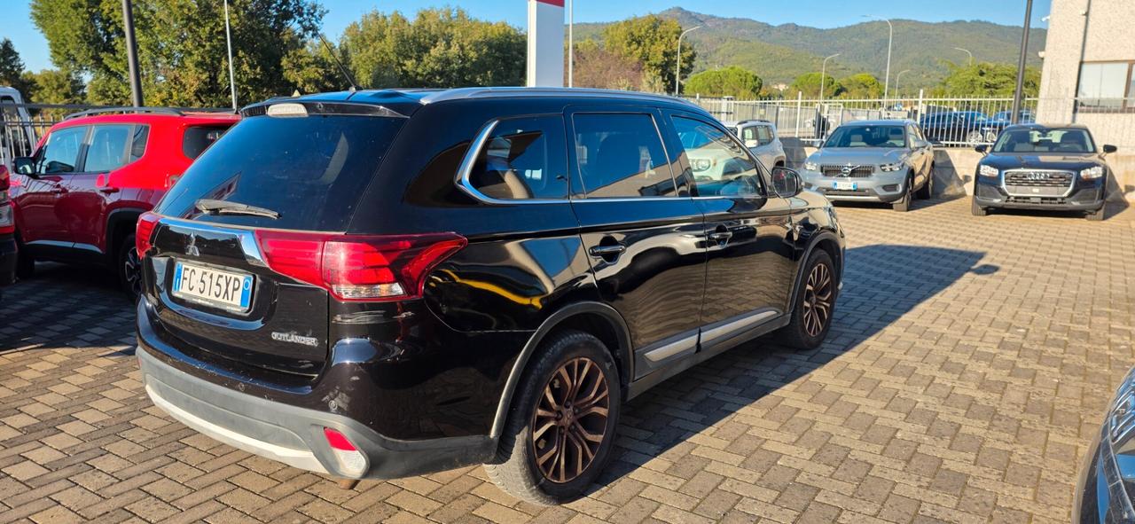 Mitsubishi Outlander 2.2 DI-D 4WD Intense