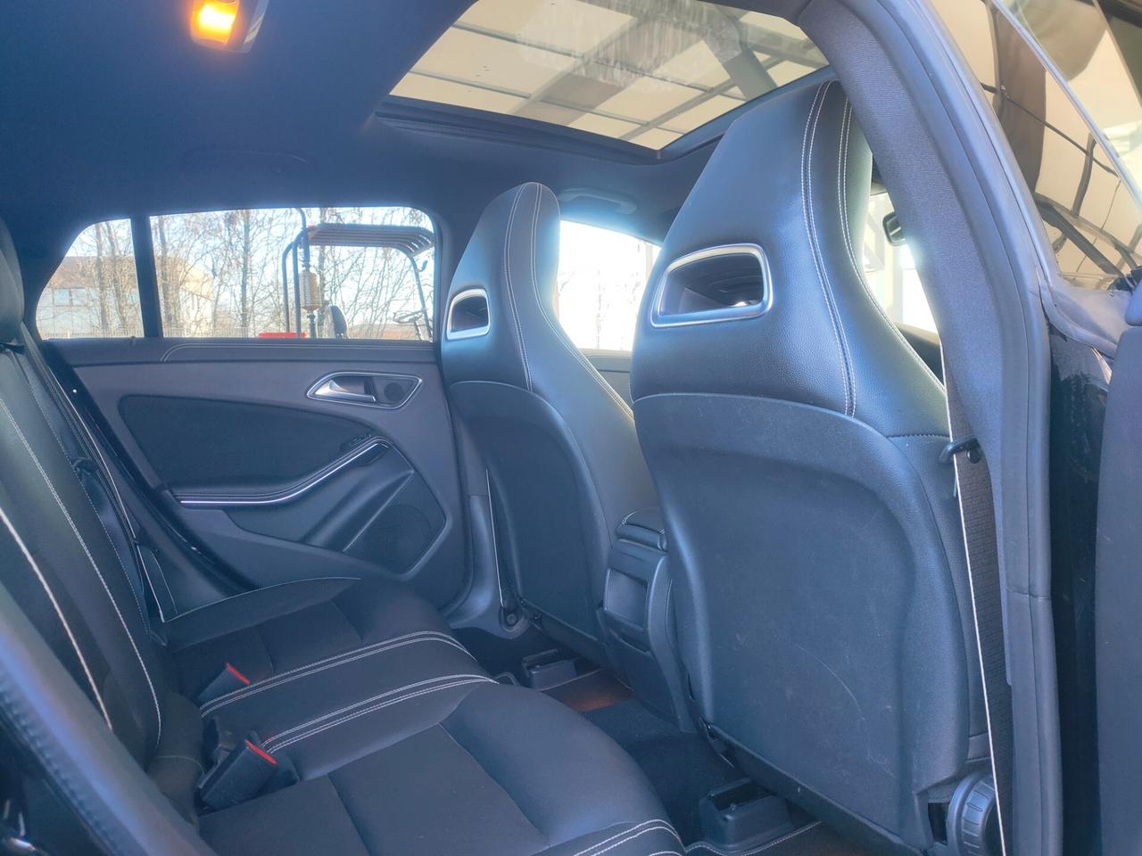 Mercedes-benz CLA 200 D AMG NIGHT EDITION 4Matic Automatico NEOPATENTATI