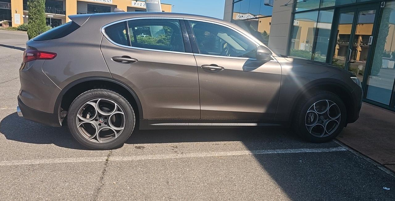 Alfa Romeo Stelvio 2.2 Turbodiesel 210 CV AT8 Q4 Executive