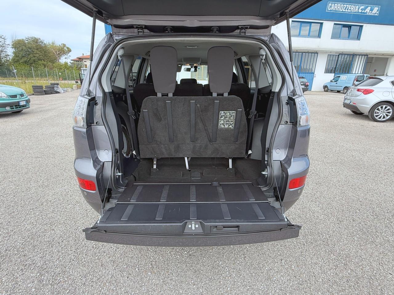 Mitsubishi Outlander 2.4 Benz/Gpl MIVEC Instyle 7 p.ti