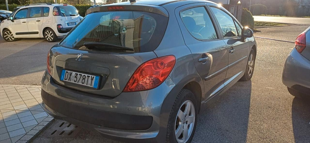 Peugeot 207 1.4 HDi 70CV 5p. XS Neopatentati