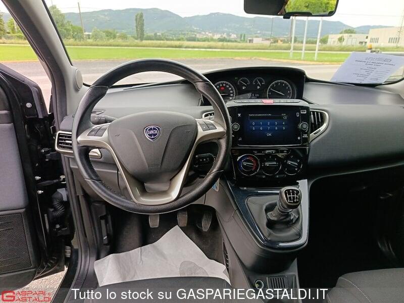 Lancia Ypsilon 1.0 FireFly 5 porte S&S Hybrid Silver