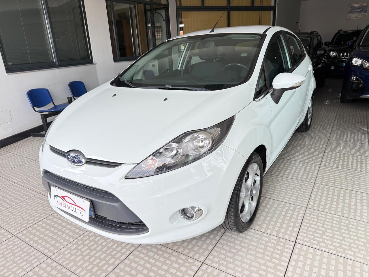 Ford Fiesta 1.4 16V 5p. Bz.- GPL Titanium Bs.