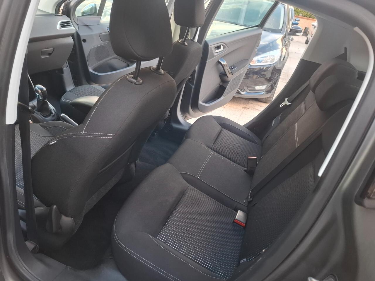 Peugeot 208 BlueHDi 75 5 porte Allure