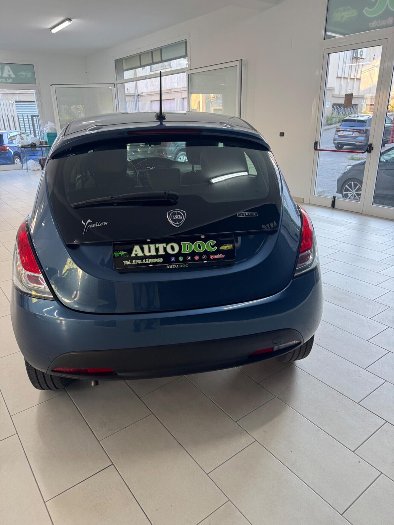 Lancia Ypsilon 1.0 FireFly 5 porte S&S Hybrid Silver Plus