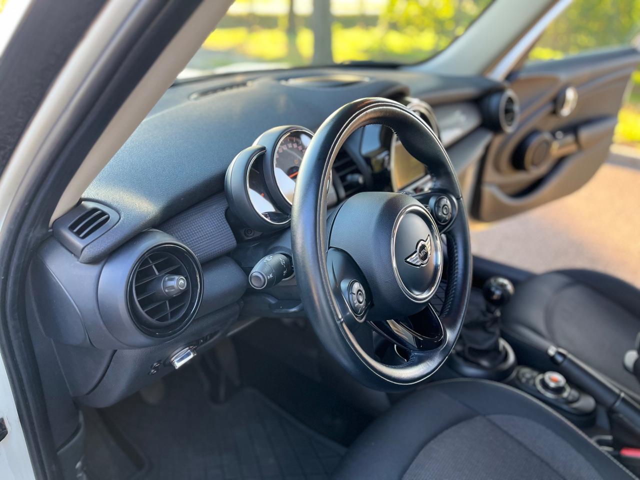 Mini 1.5 Cooper D 5 porte