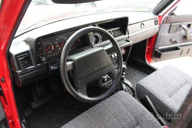 VOLVO 240 2.0 cat Station Wagon Polar