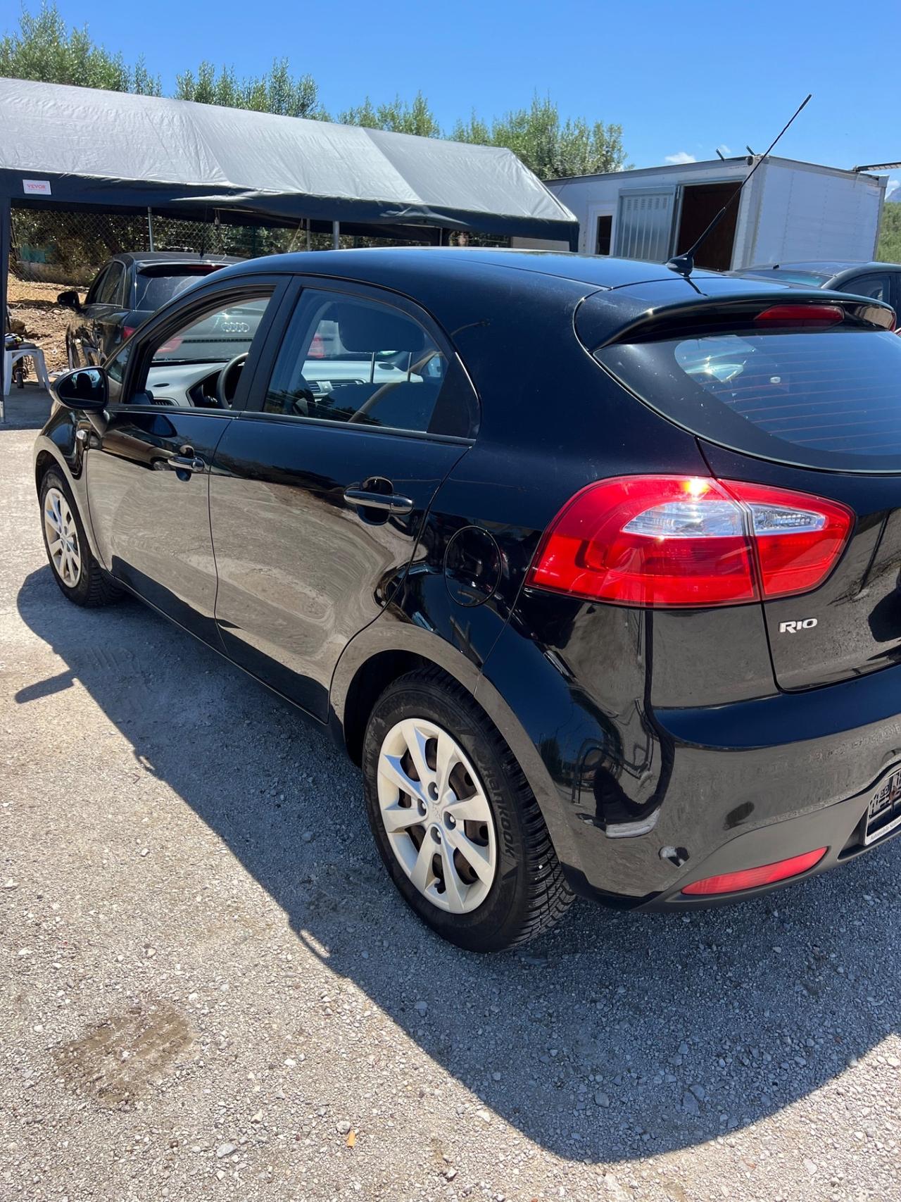 Kia Rio 1.1 CRDi WGT 5p. LX