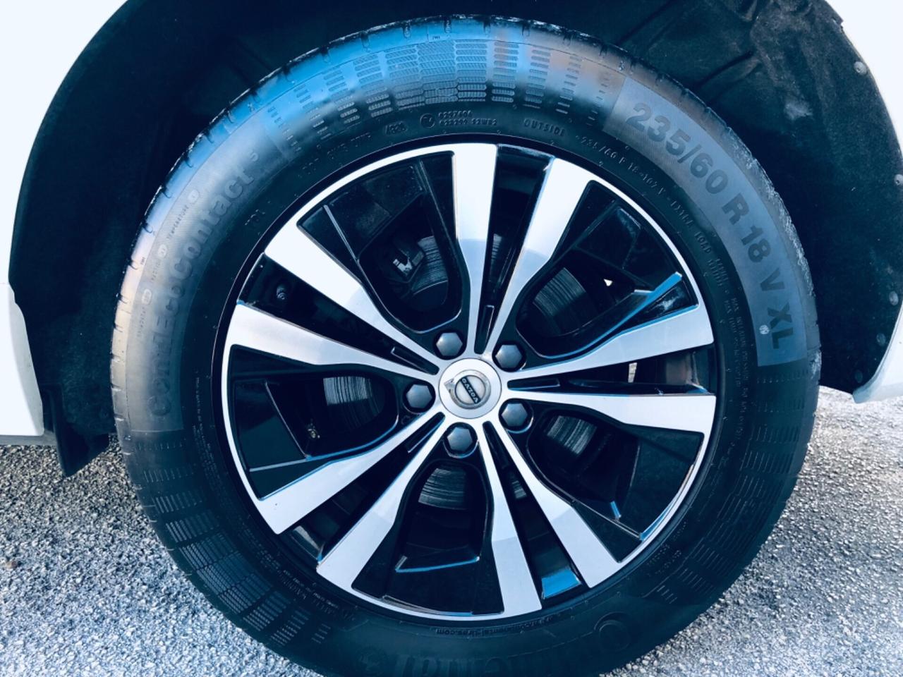 Volvo XC60 B4 (d) AWD Geartronic HYBRID 60MILA KM