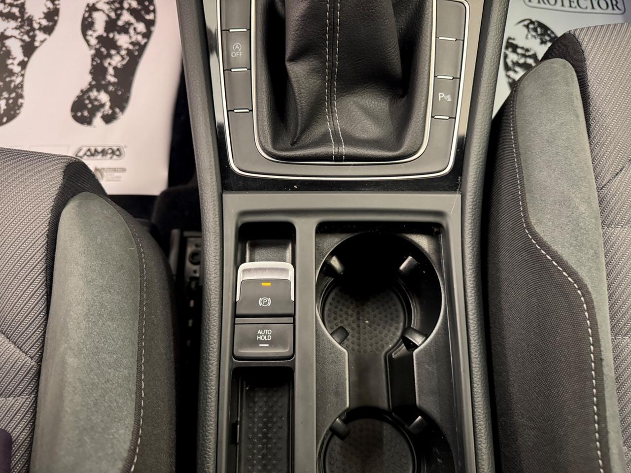 Volkswagen Golf R-LINE SPORT 150 CV