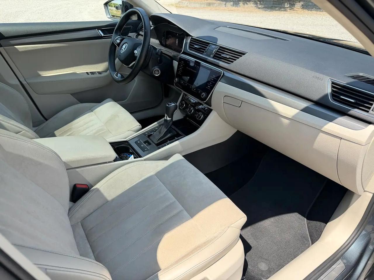 Skoda Superb 2.0 TDI EVO 200 CV SCR DSG Wagon 4x4 Style