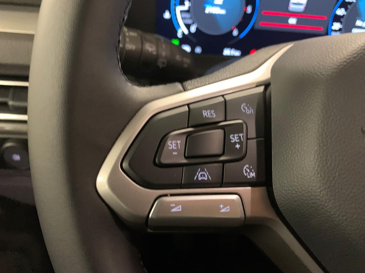 Volkswagen T7 Caravelle t7 2.0 tdi 150cv life l1