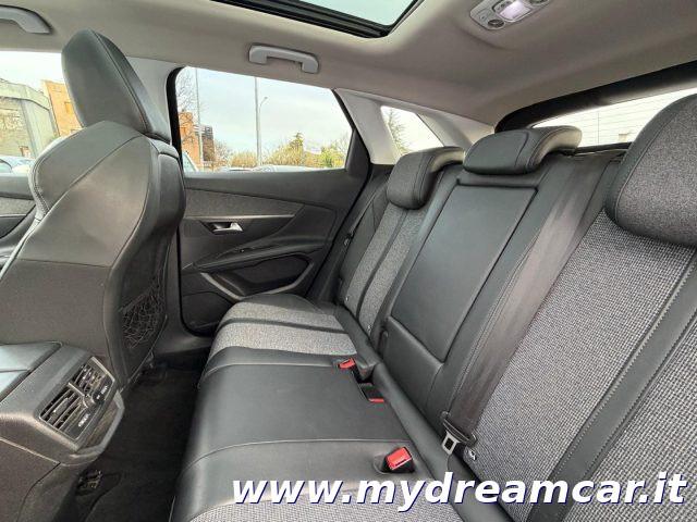 PEUGEOT 3008 BlueHDi 130 S&S Allure