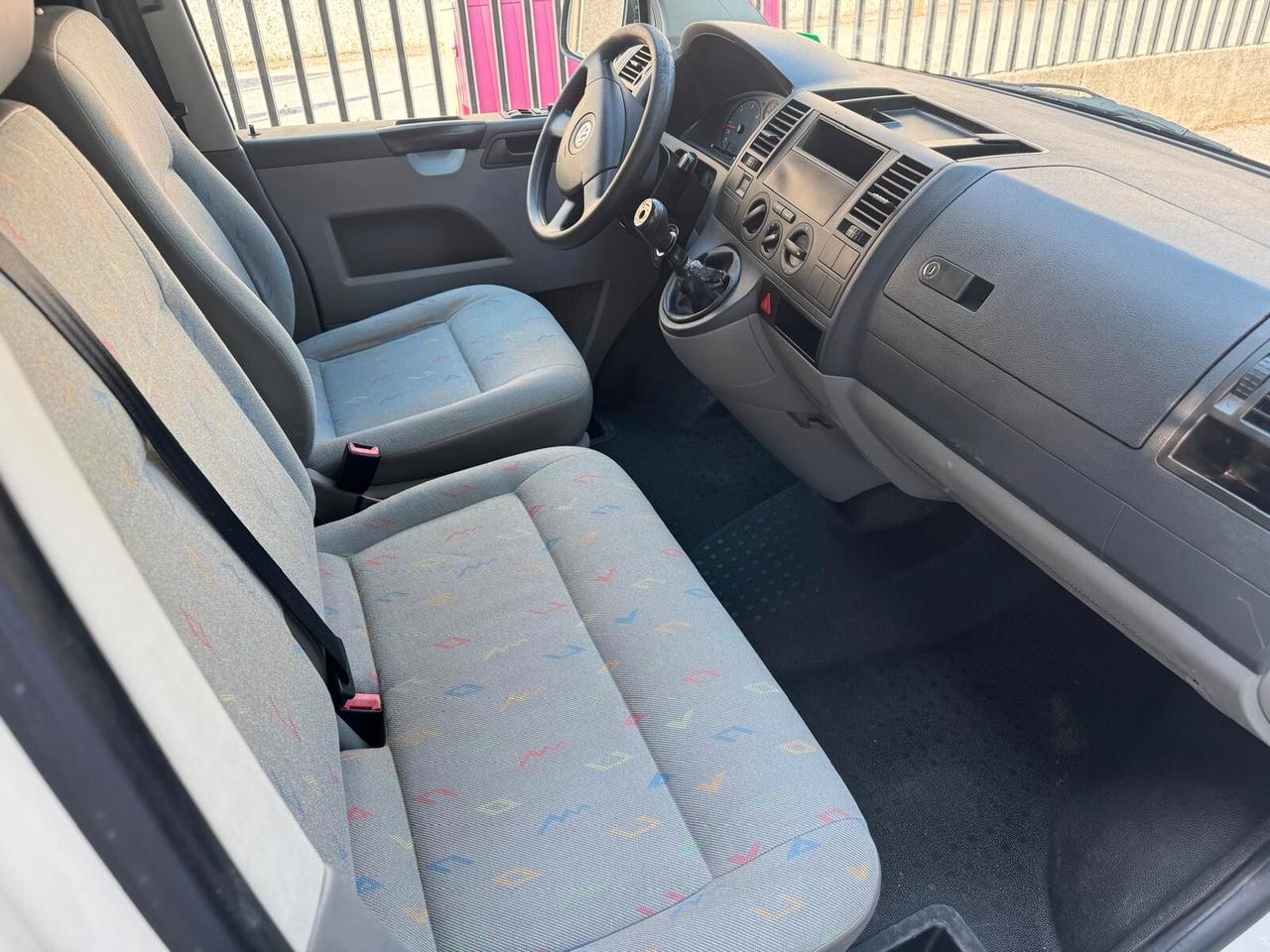 Volkswagen Transporter 4mot. Furgone adatto neopatentati