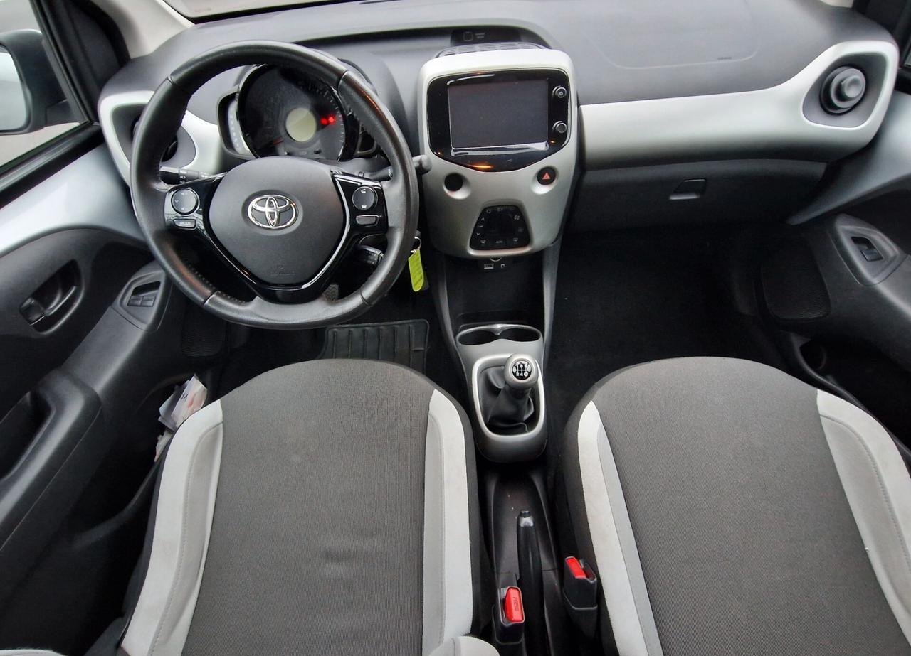 Toyota Aygo 1.0 VVT-i 69 CV 5 porte x-play