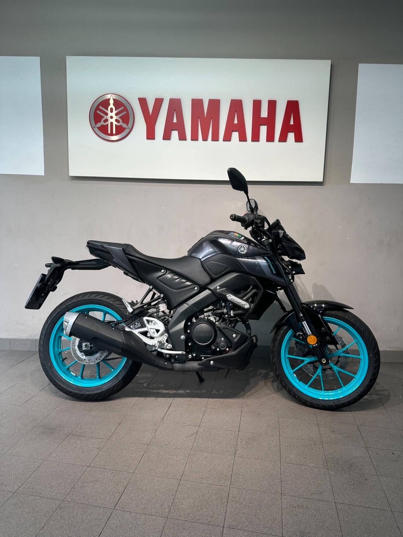 Yamaha MT-125 cyano whell