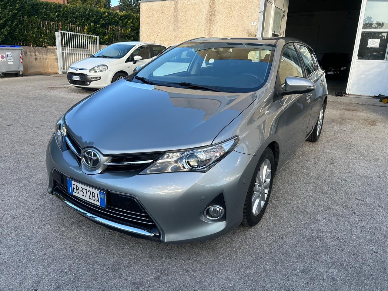 Toyota Auris 1.4 D-4D Lounge