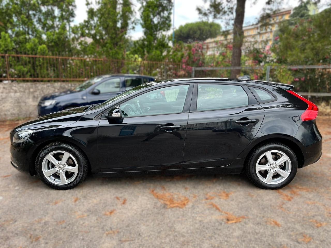 VOLVO V40 2.0 d2 Kinetic my18 - 2018