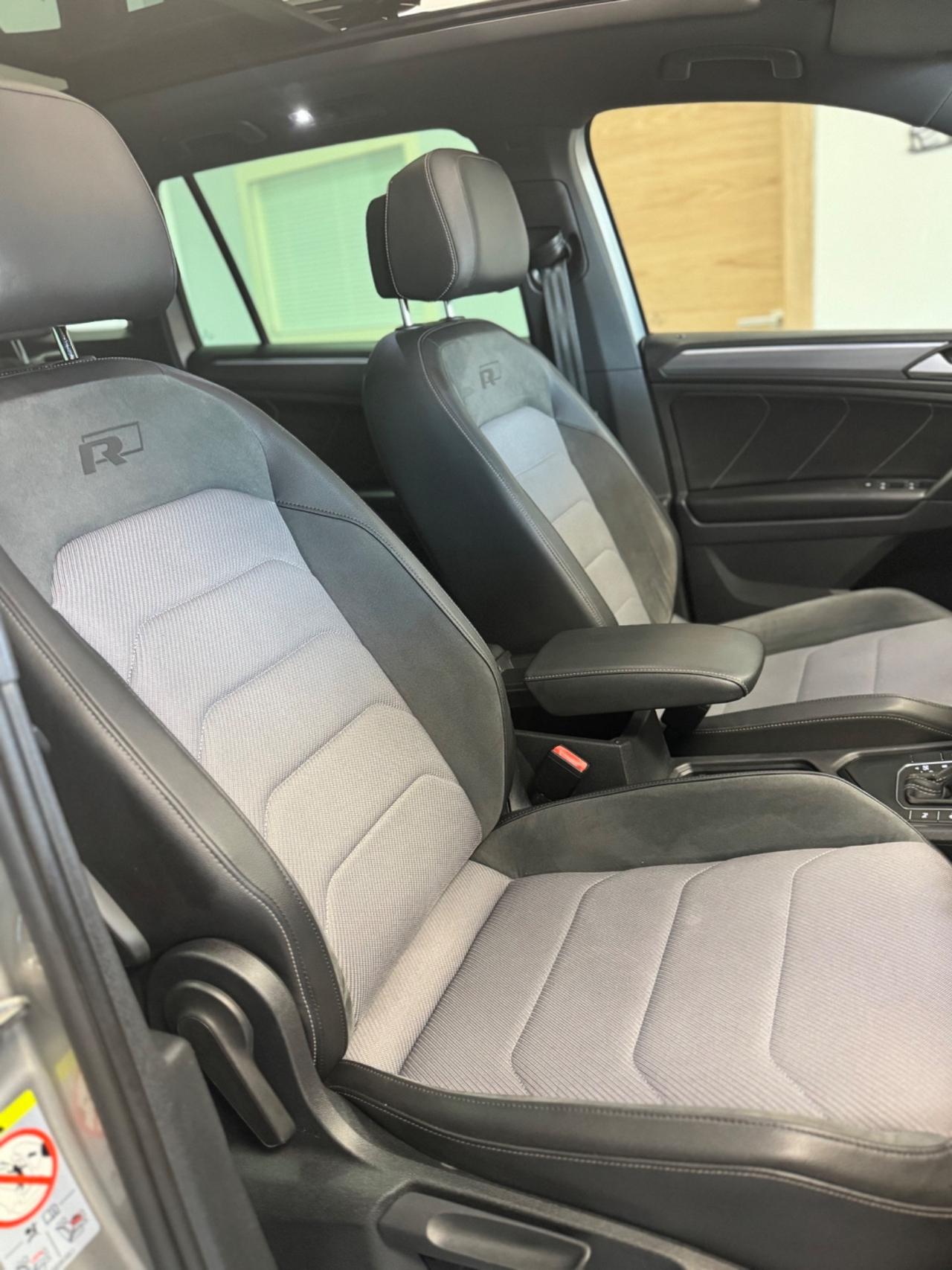 Volkswagen Tiguan R line 2.0 TDI SCR DSG BlueMotion Technology Tetto panoramico