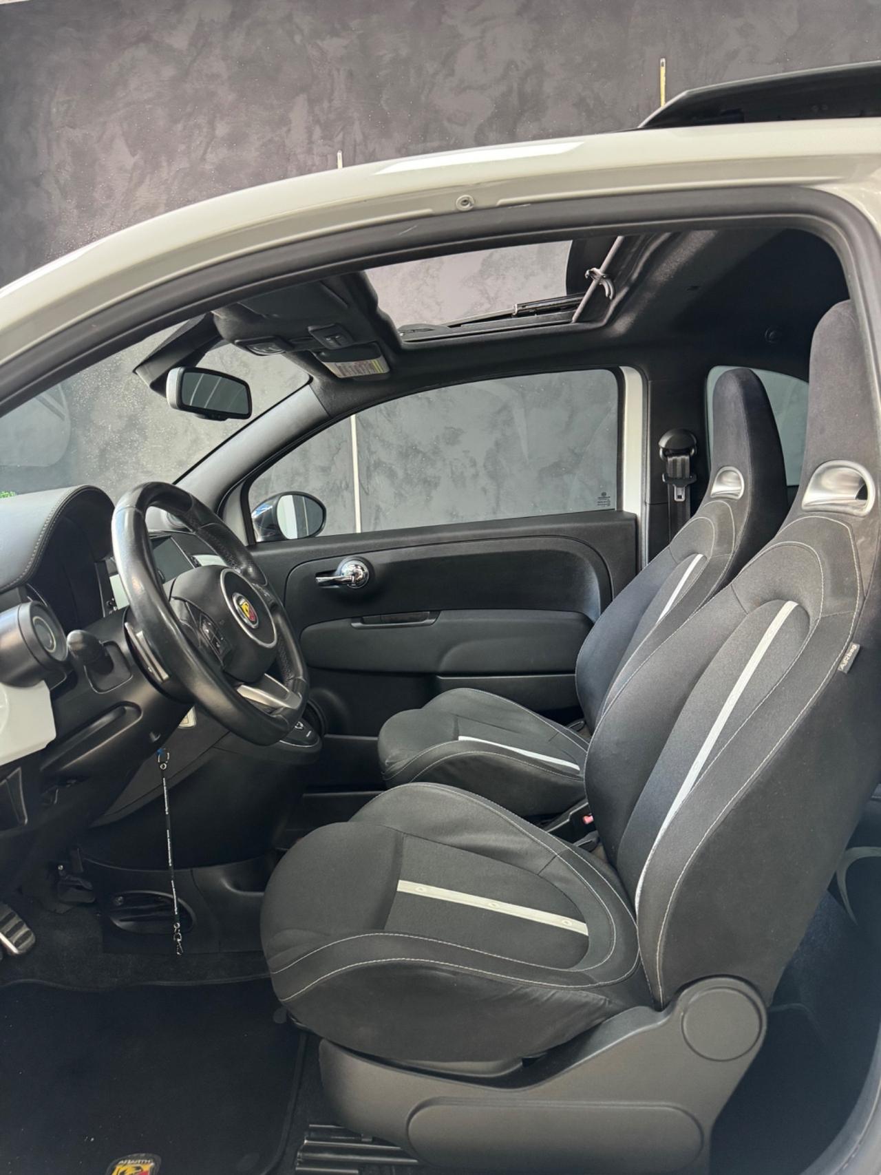 Abarth 500 C 1.4 Turbo T-Jet Custom