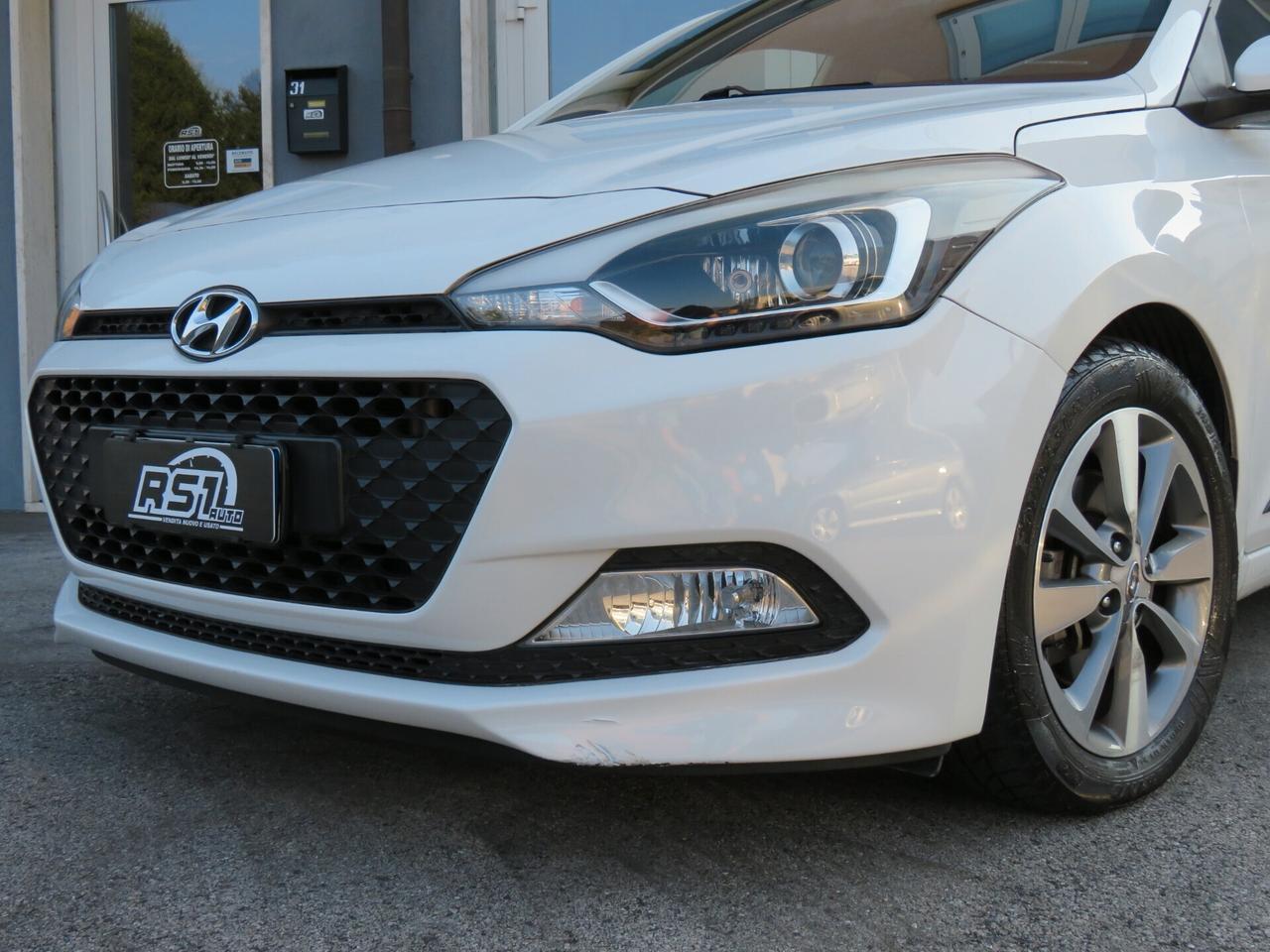 Hyundai i20 1.1 CRDi - PANORAMA - NEOPATENTATI