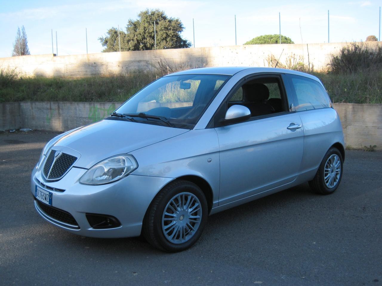 Lancia Ypsilon 1.2 Versus