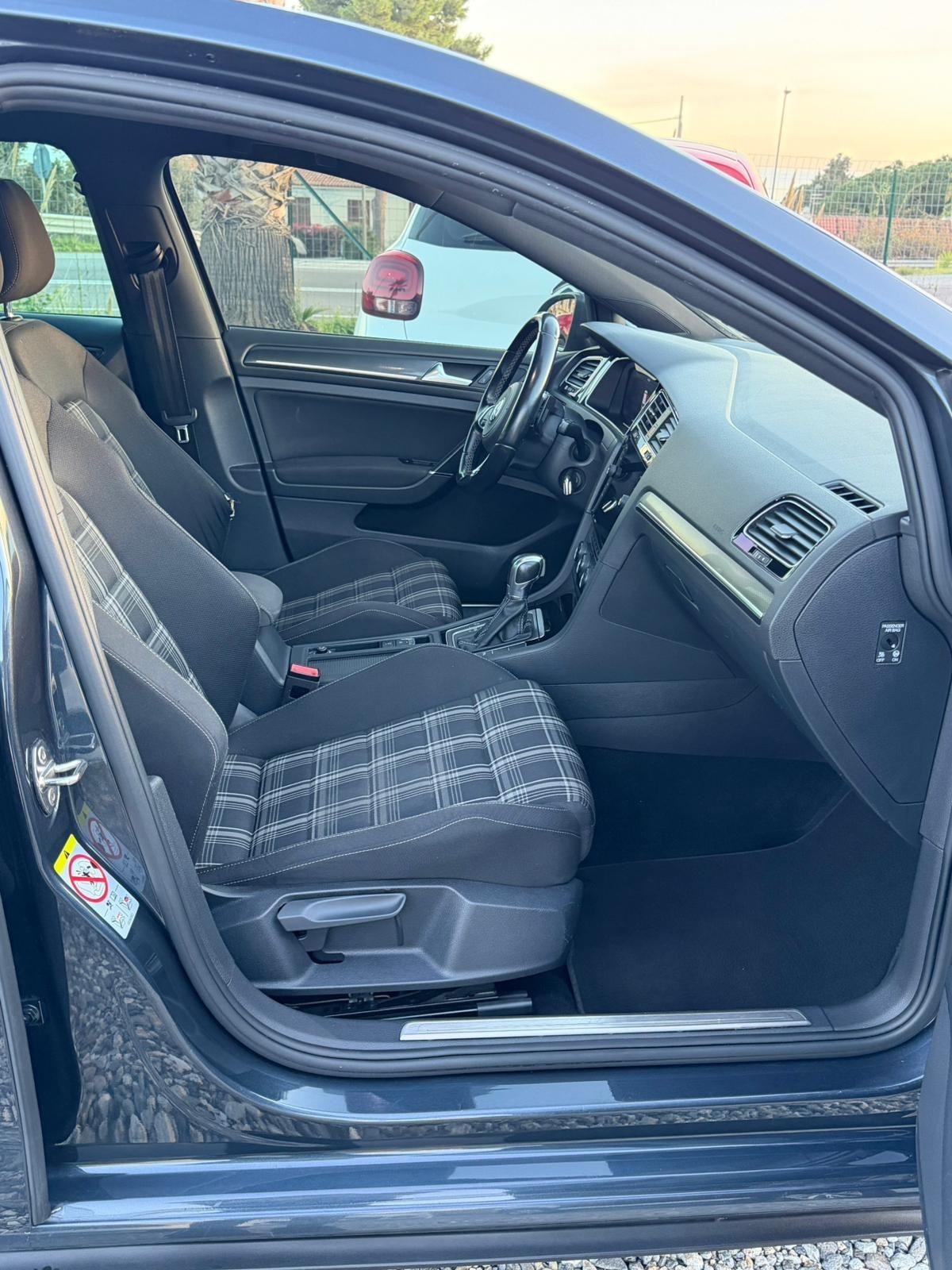 Volkswagen Golf GTD 2.0 TDI DSG 5p. BlueMotion Technology