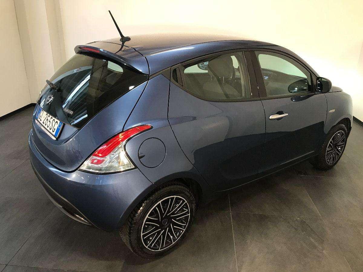 Lancia Ypsilon 1.0 FireFly 5p.S&S Hybryd Gold