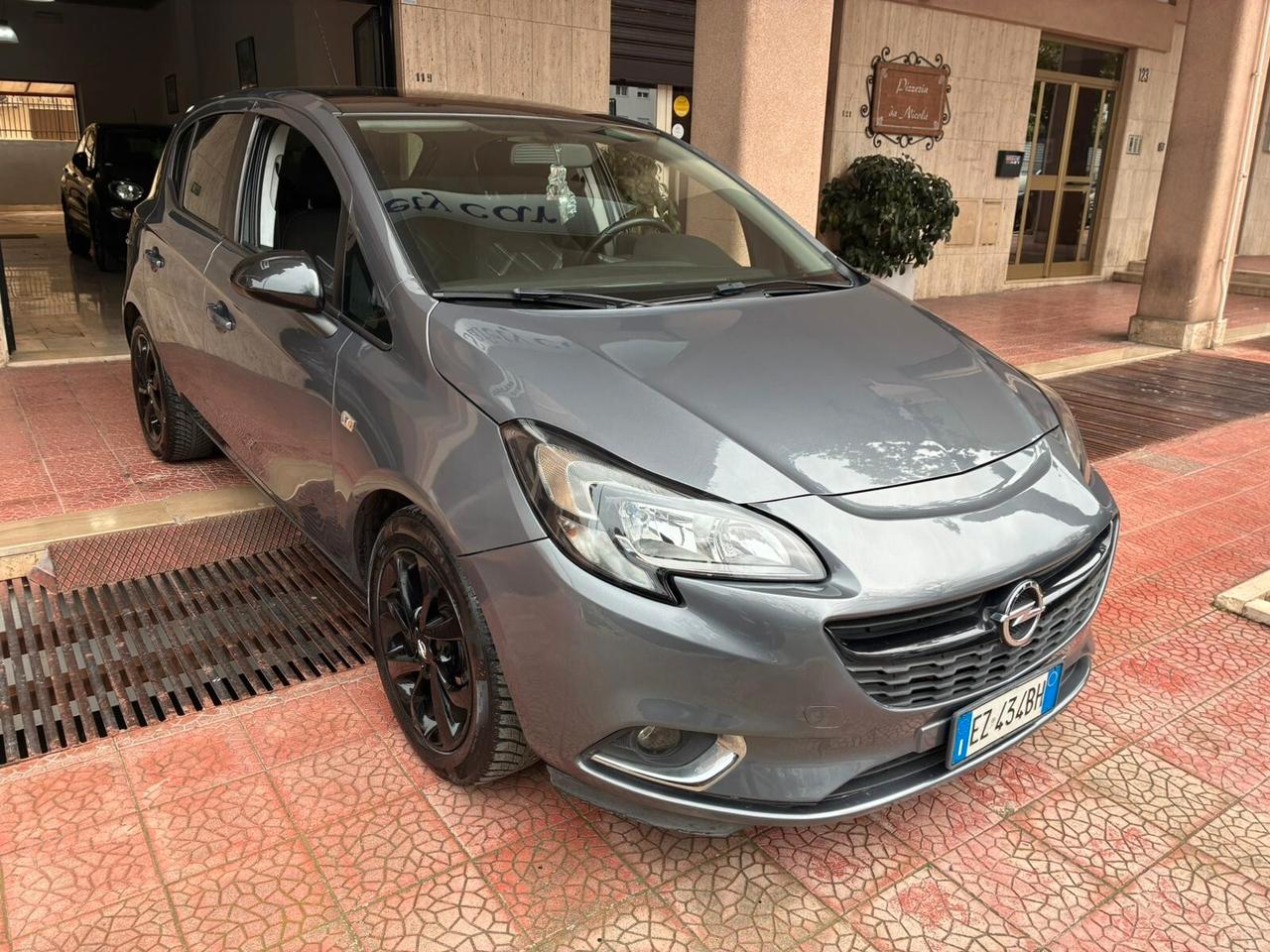Opel Corsa 1.2 5 porte b-Color