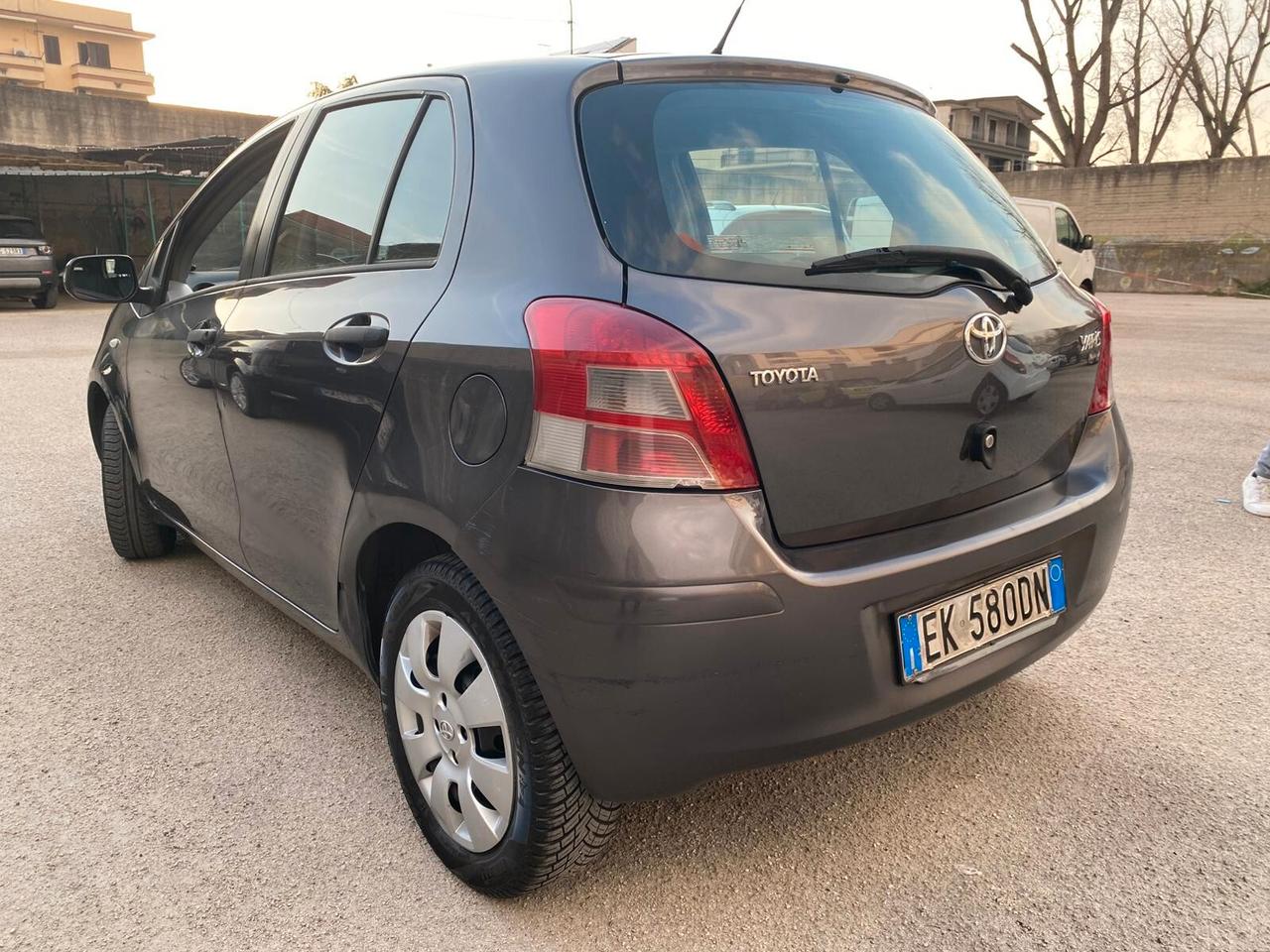 Toyota Yaris 1.0benz 5 porte 69cv restyling full 2011