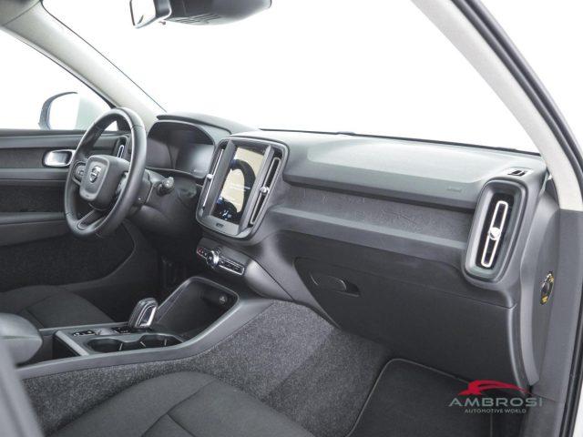 VOLVO XC40 T2 Momentum Core