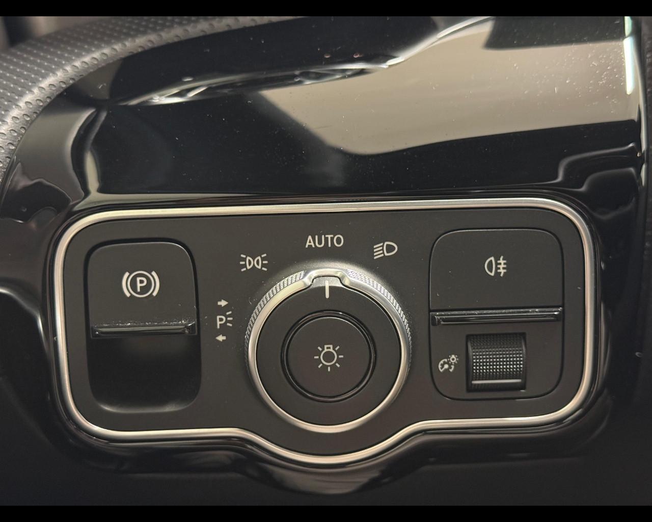 Mercedes-Benz Classe A (W177) - A 220 d Automatic AMG Line Premium