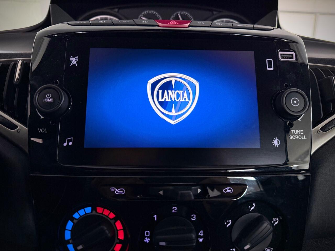 Lancia Ypsilon 1.0 Gold Aziendale 5porte Hybryd