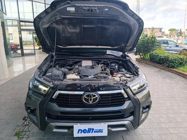 TOYOTA Hilux 2.8 D A/T 4WD 4 porte Double Cab Invincible