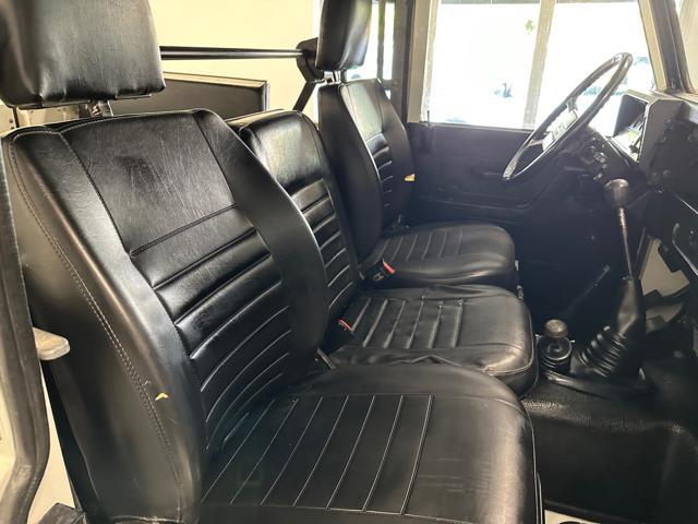 LAND ROVER Defender 90 diesel Soft-top