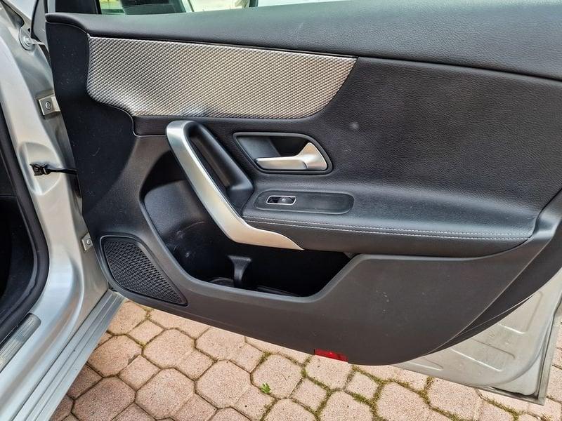Mercedes-Benz Classe A - W177 2018 A 180 d Sport auto