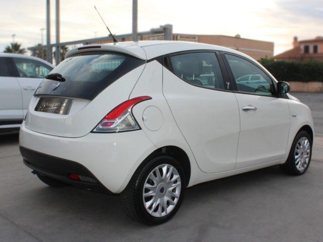 LANCIA Ypsilon 1.2 69 CV 5 porte Silver