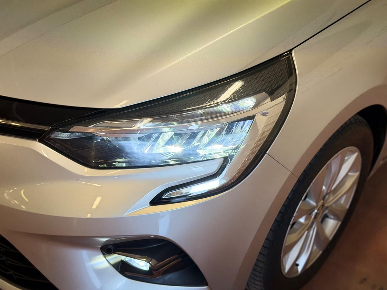 Renault Clio Full Hybrid E-Tech 140 CV Zen solo 14.000 km
