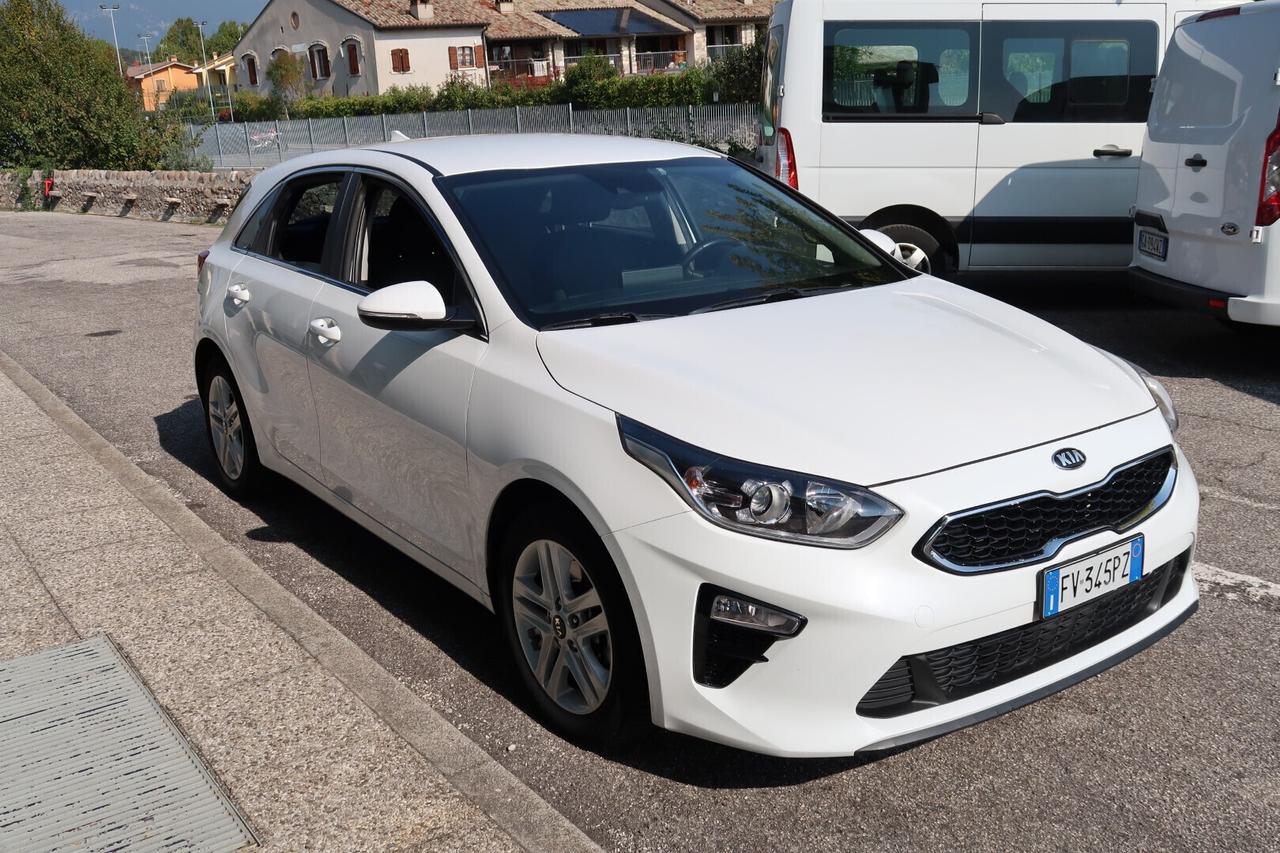 Kia Ceed 1.6 CRDi 115 CV DCT 5p. Business Class