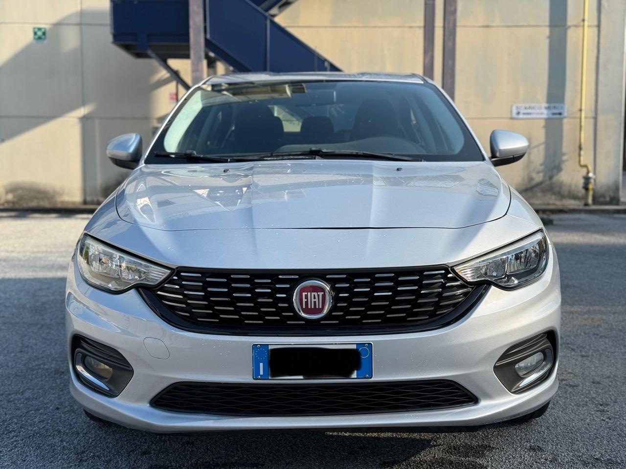 Fiat Tipo 1.4 4 porte Lounge con soli 30.000 km