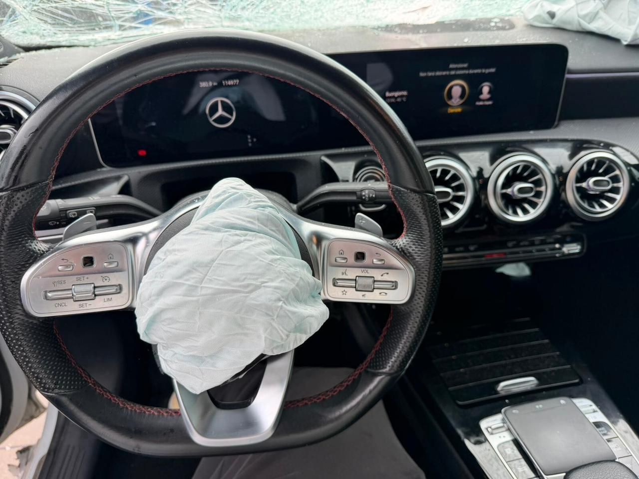 Mercedes-benz A 180 incidentato - 2019