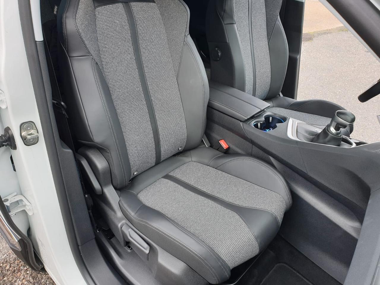 Peugeot 3008 BlueHDi 130 S&S Allure