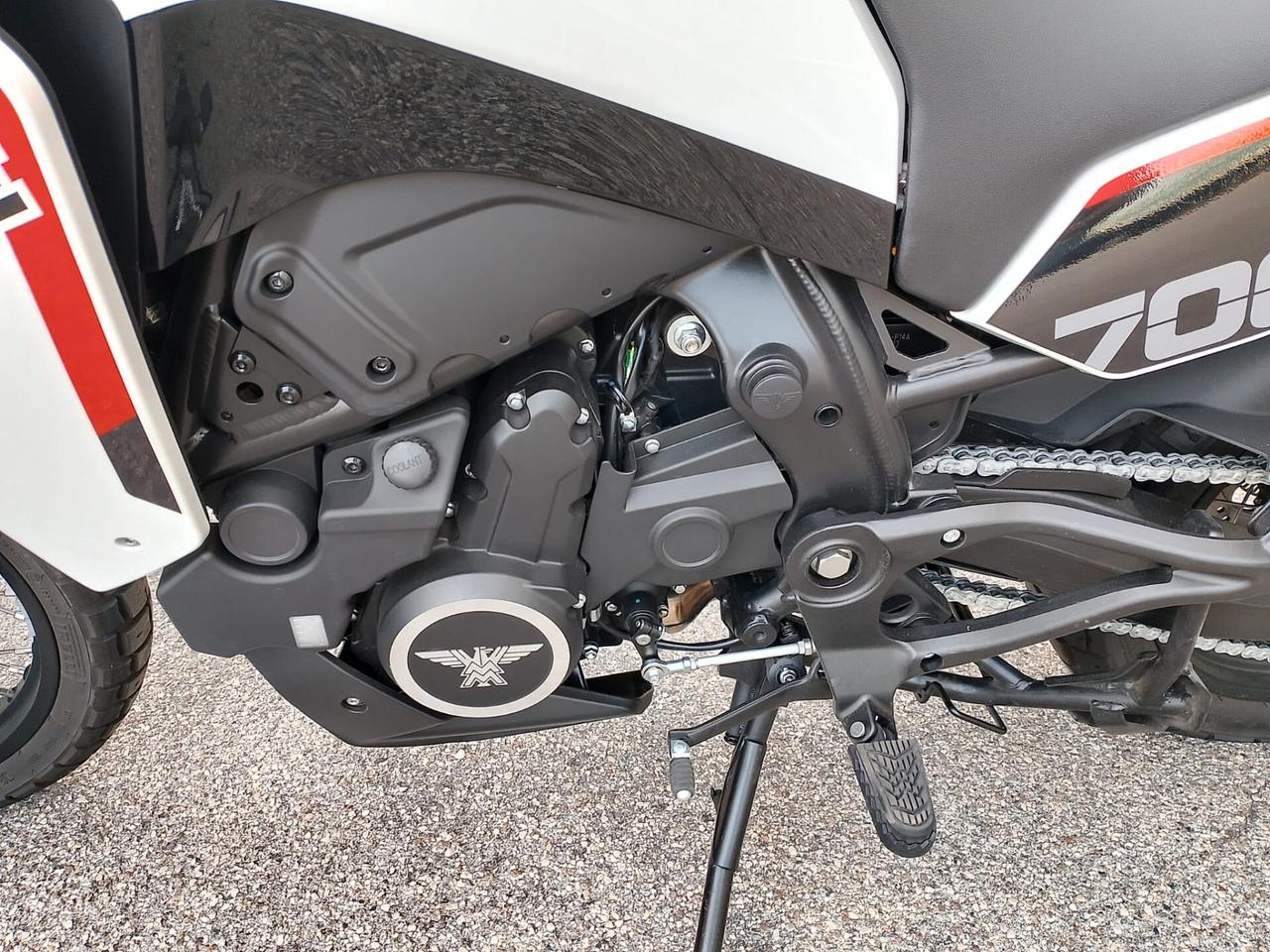 Moto Morini X-Cape 700 cerchi a raggi neri