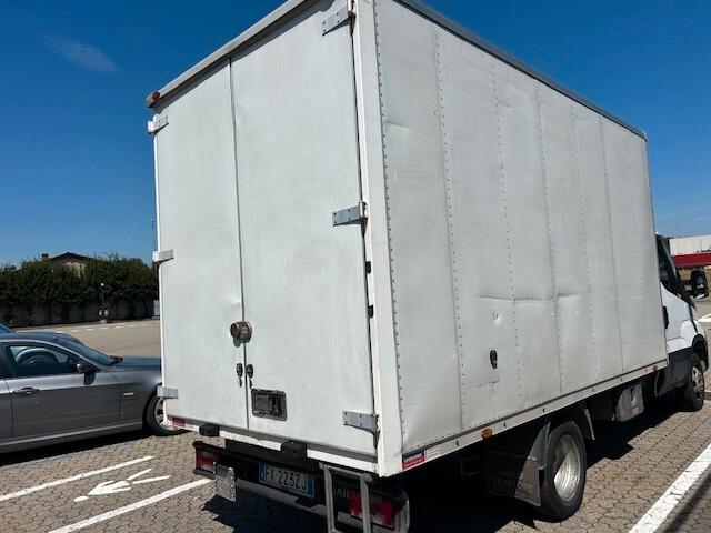 Iveco DAILY GEMELLATO