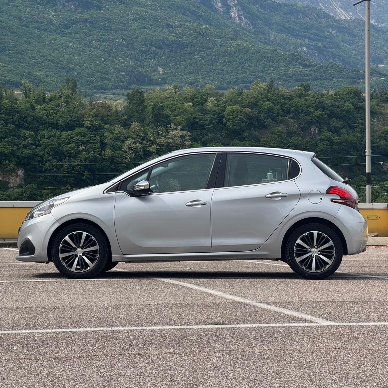 Peugeot 208 BlueHDi 5p Allure Neopatentati 2017