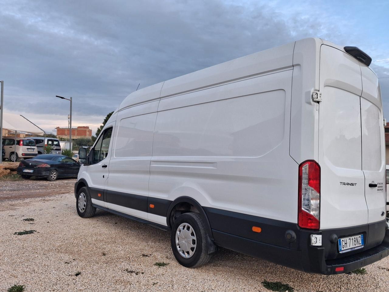 Ford transit passo lungo tetto alto iva esposta