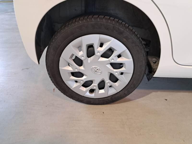 Toyota Aygo Connect 1.0 VVT-i 72 CV 5 porte x-cool