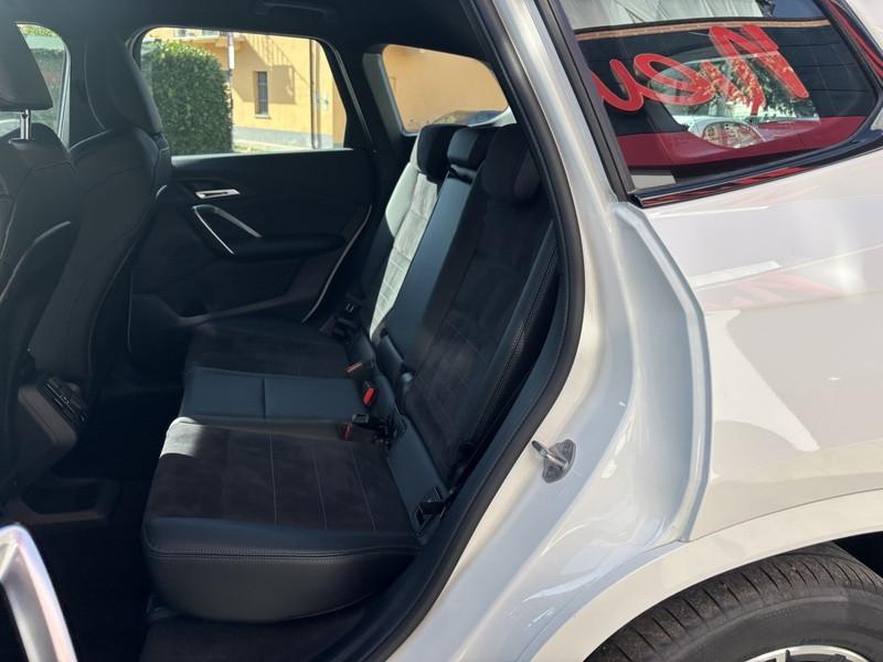 BMW X1 sdrive18d auto FULL LED-NAVI-CAM-18"