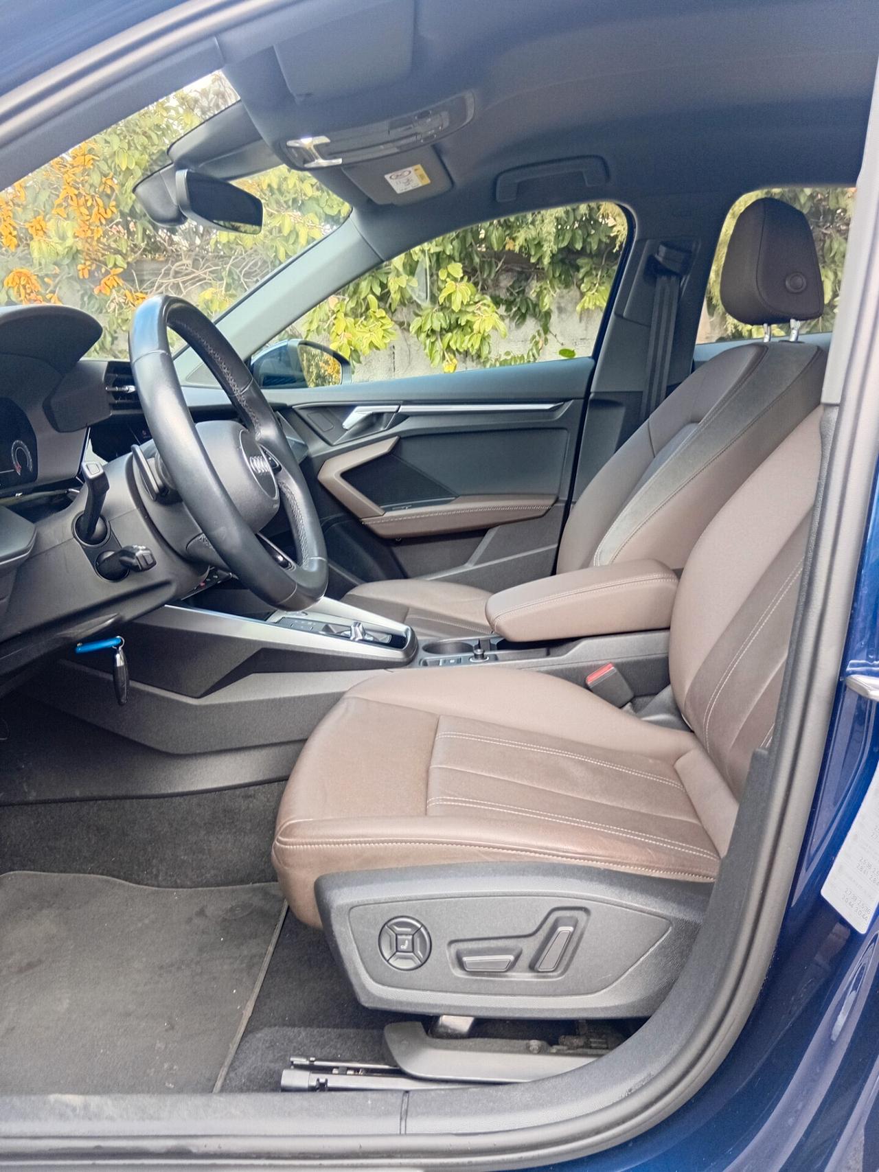 Audi A3 SPB 30 g-tron S tronic line edition